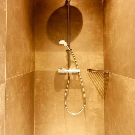 Hirschmann 1 Mit Terrasse * בראונלאגה